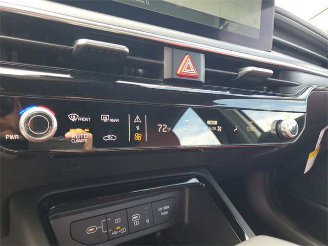 2025 Kia K5 GT-Line photo 21