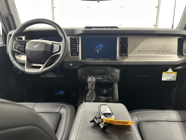 2025 Ford Bronco Outer Banks photo 12