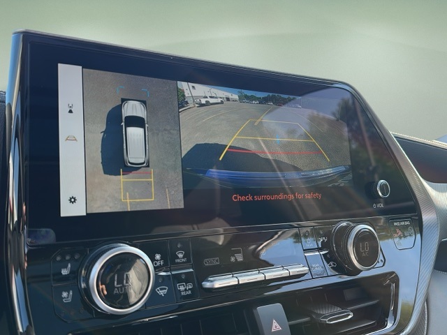 2025 Toyota Highlander Hybrid Platinum photo 10