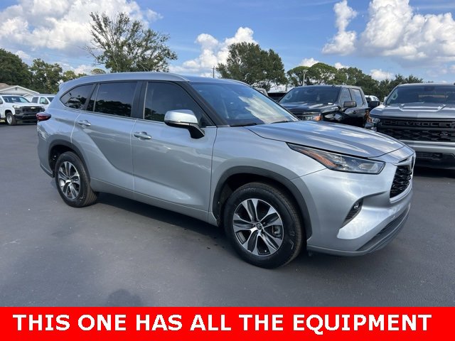 2023 Toyota Highlander XLE's photo