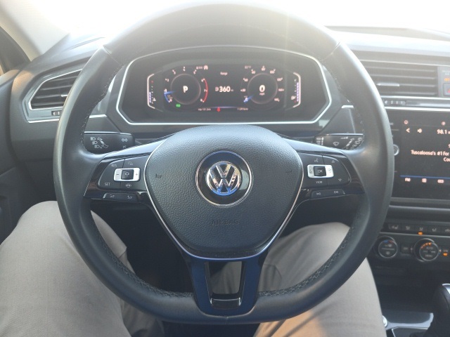 2020 Volkswagen Tiguan SE photo 16