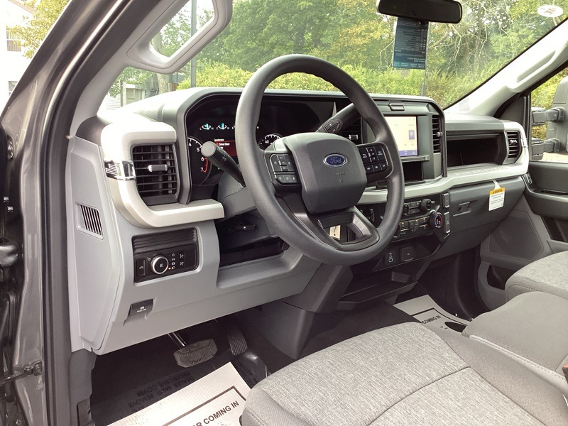 2026 Ford F-350 photo 24