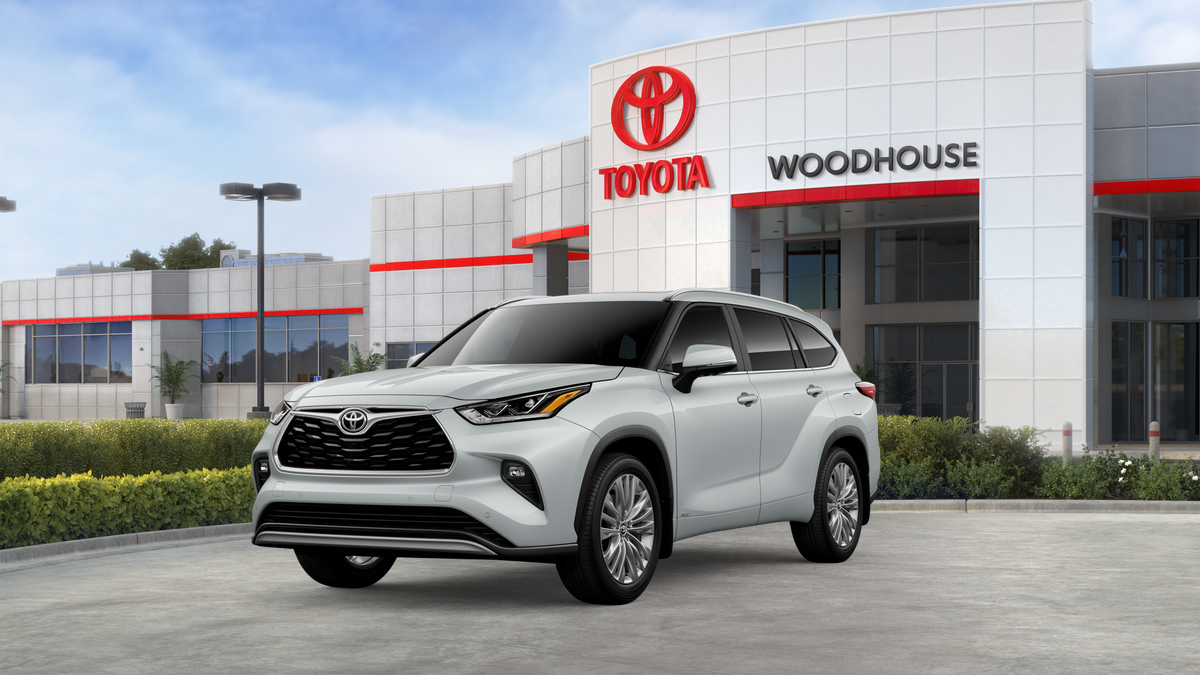 2026 Toyota Highlander Platinum's photo