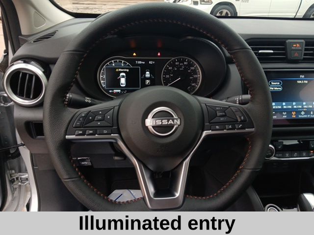 2025 Nissan Versa 1.6 SR photo 4