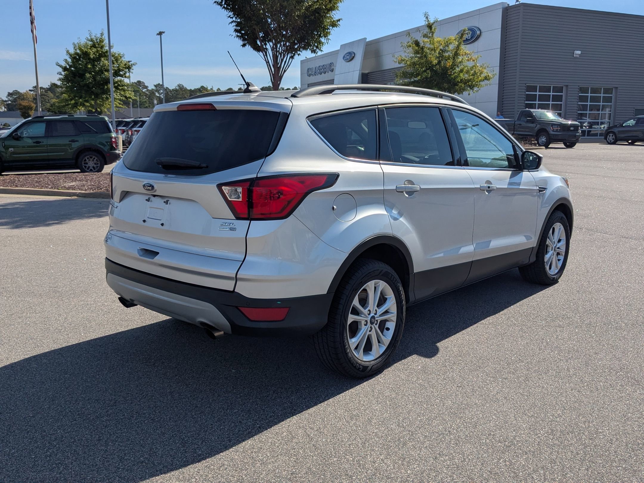 2019 Ford Escape SEL photo 7