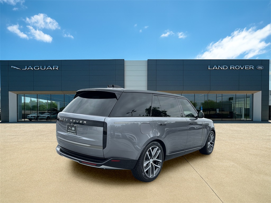 2025 Land Rover Range Rover SE photo 2