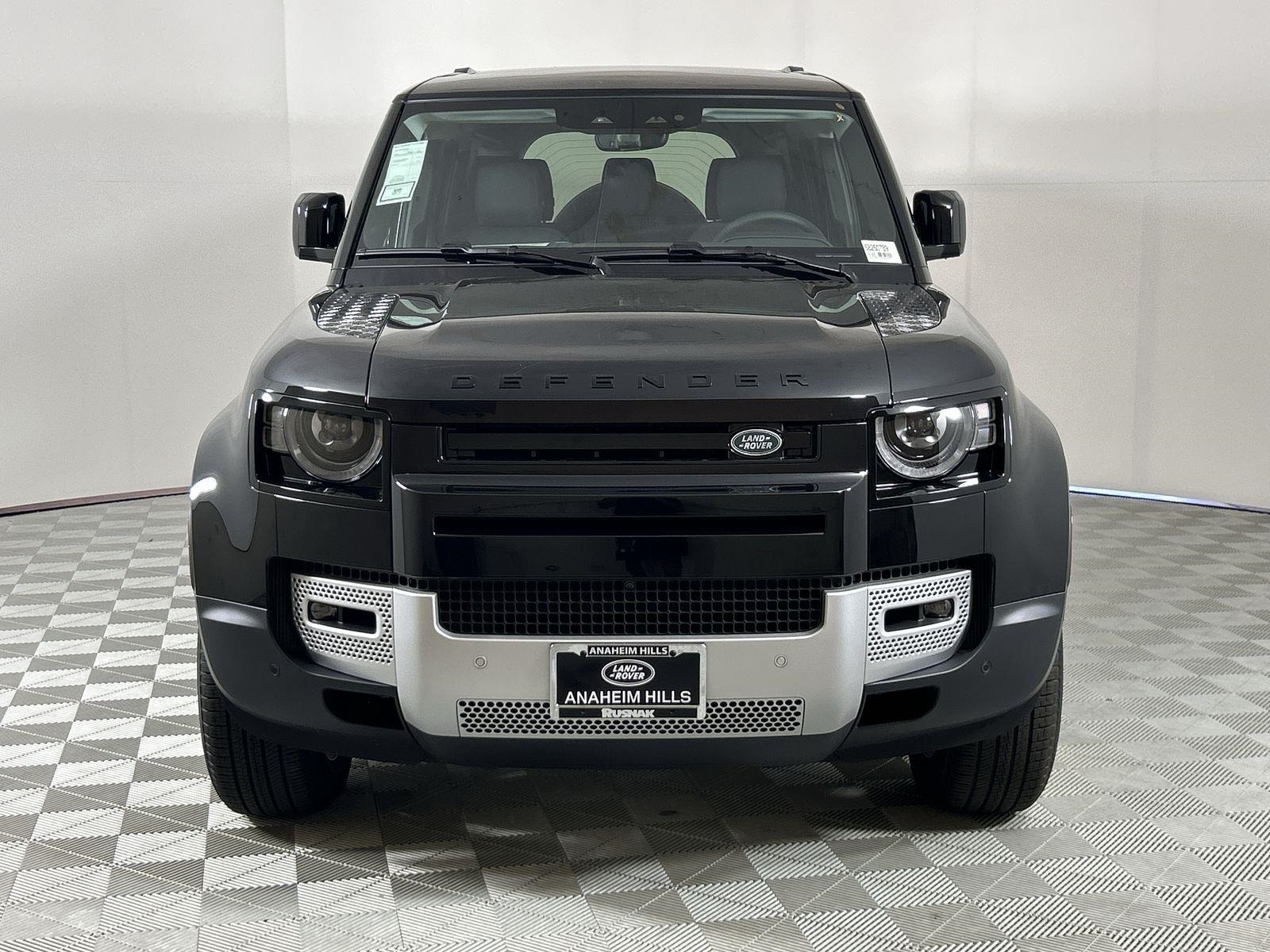 2025 Land Rover Defender 110 S photo 8