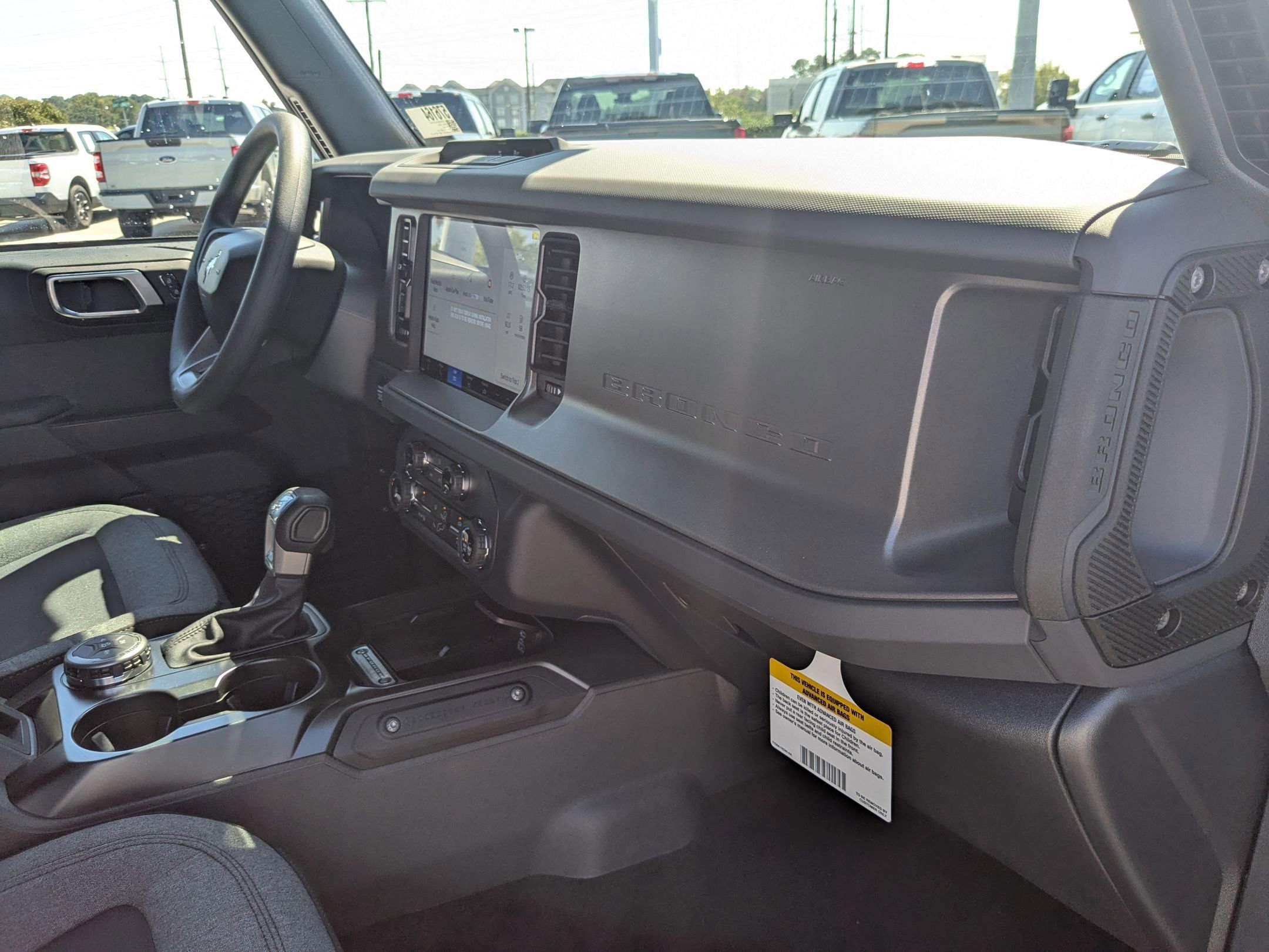 2025 Ford Bronco Base photo 28