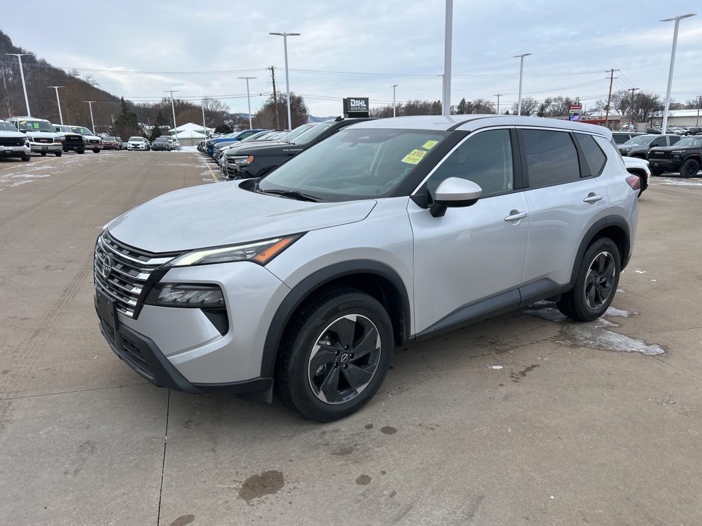 Used 2024 Nissan Rogue SV with VIN 5N1BT3BB9RC695327 for sale in Winona, Minnesota