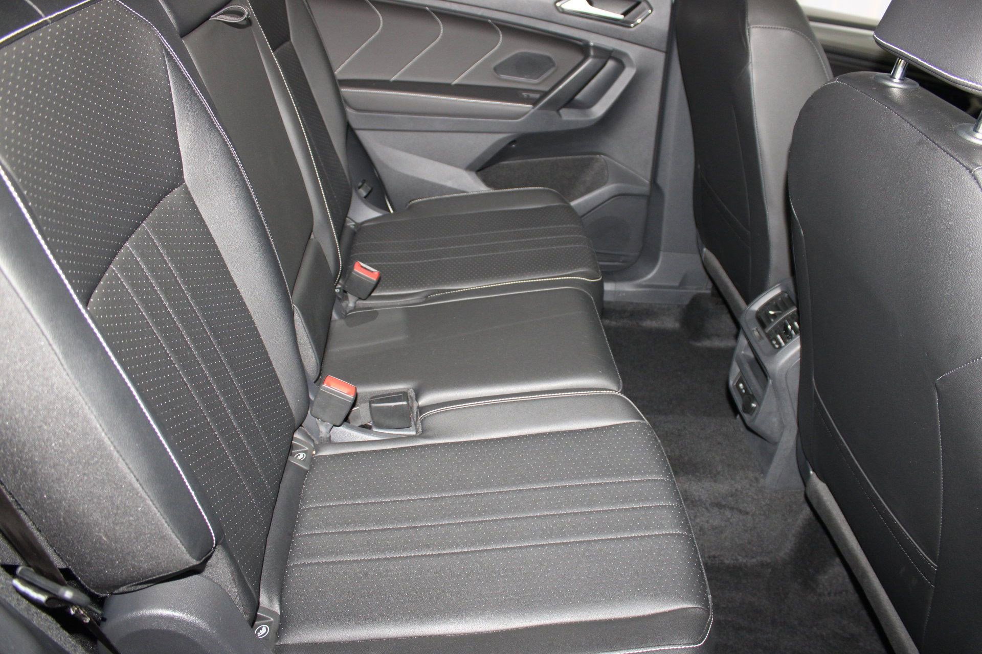 2023 Volkswagen Tiguan SE R-Line Black photo 28