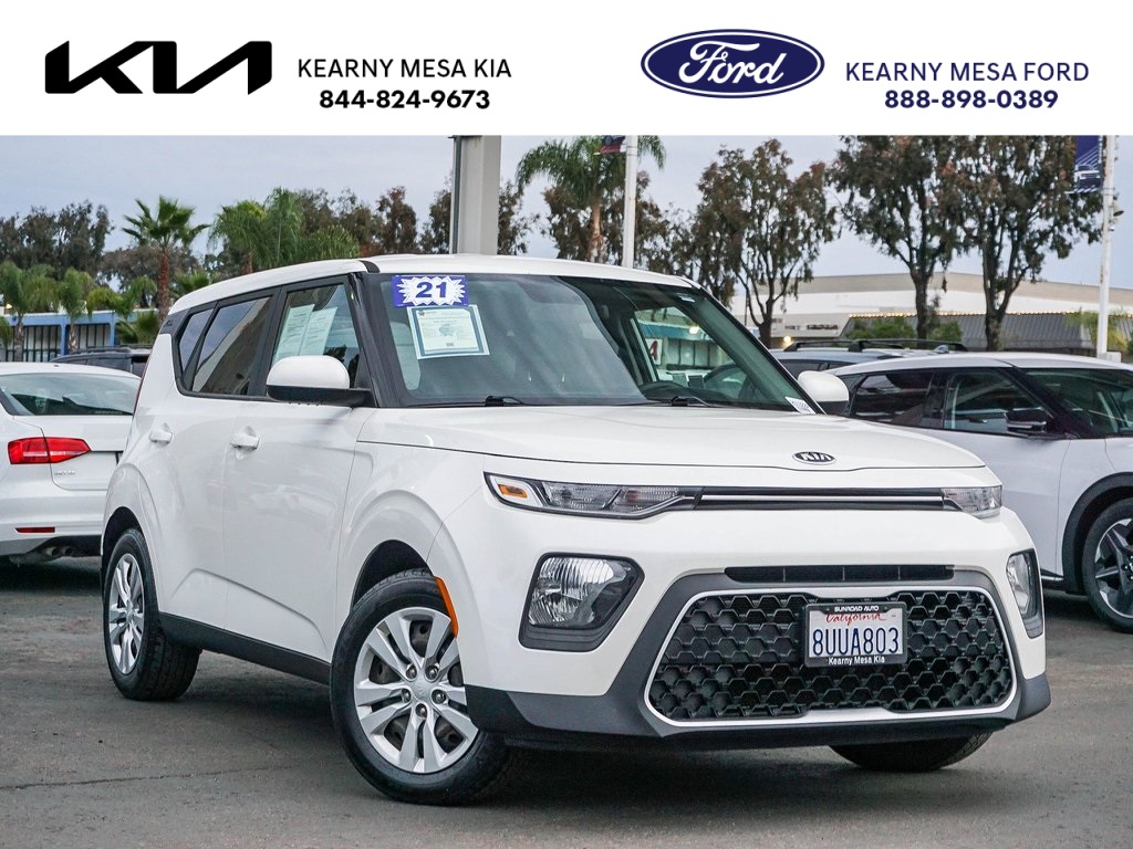 2021 Kia Soul LX's photo