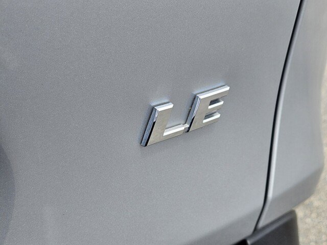 2019 Toyota RAV4 LE photo 17