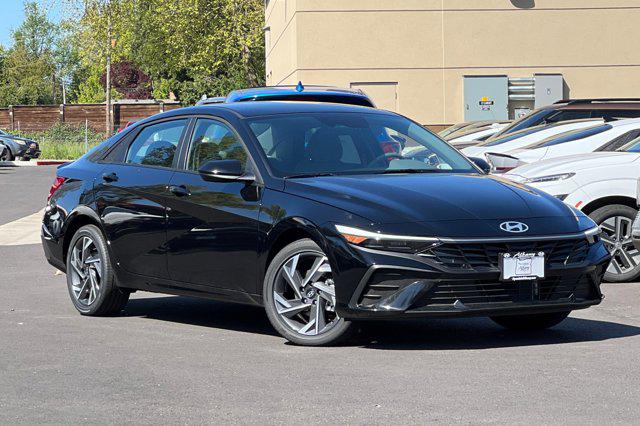 2025 Hyundai Elantra Hybrid SEL Sport photo 2