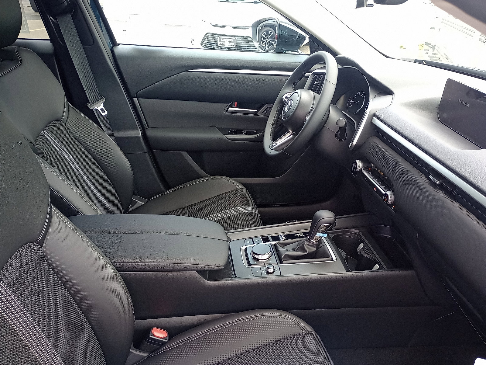 2025 Mazda CX-50 2.5 S Preferred photo 7