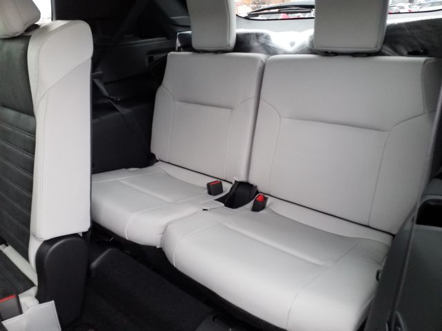 2025 Mitsubishi Outlander SE photo 21