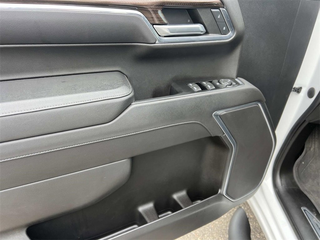 2023 Chevrolet Silverado 1500 RST photo 12