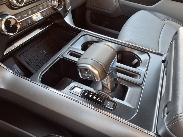 2025 Ford F-150 Lariat photo 19