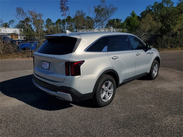 2026 Kia Sorento LX photo 2