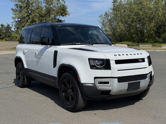 2024 Land Rover Defender 110 S photo 6