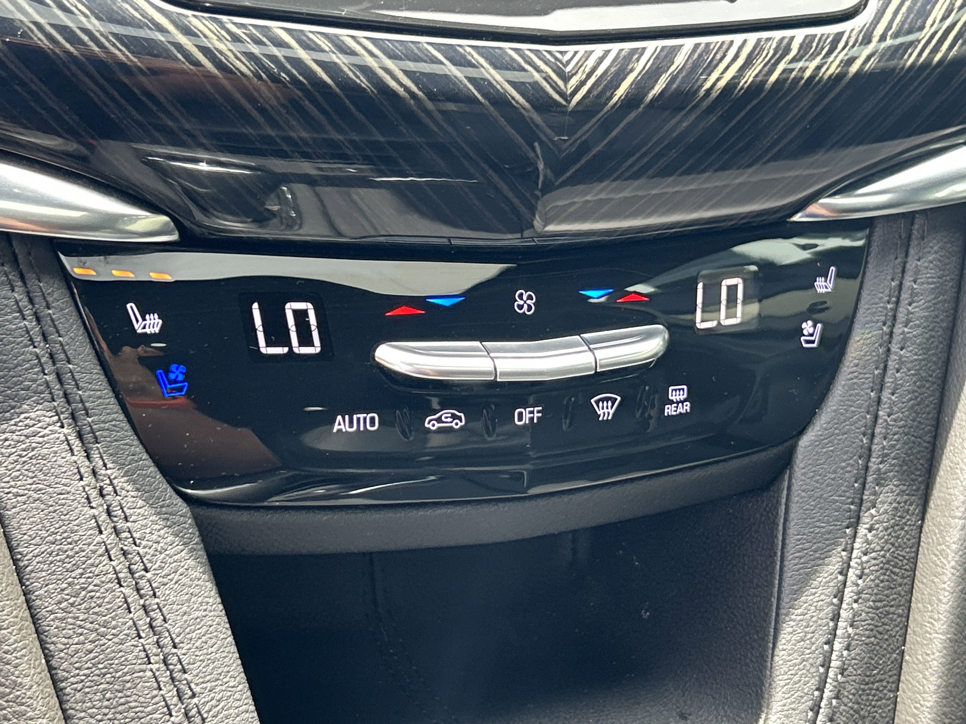 2023 Cadillac XT6 Premium Luxury photo 14