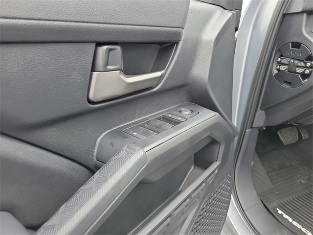 2025 Toyota Tacoma TRD Off-Road Double Cab photo 17