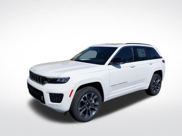 2025 Jeep Grand Cherokee Overland photo 3