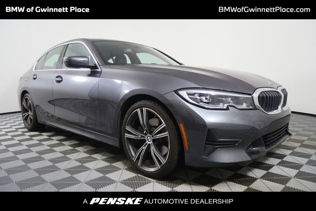 2021 BMW 3 Series 330i's photo