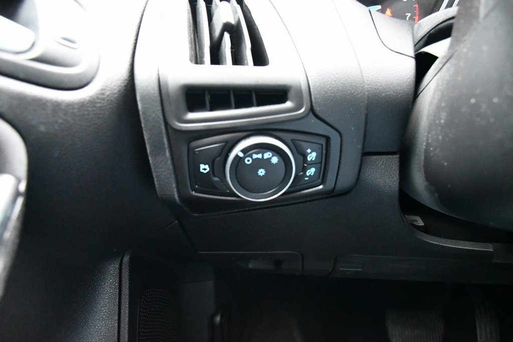 2015 Ford Focus SE photo 12