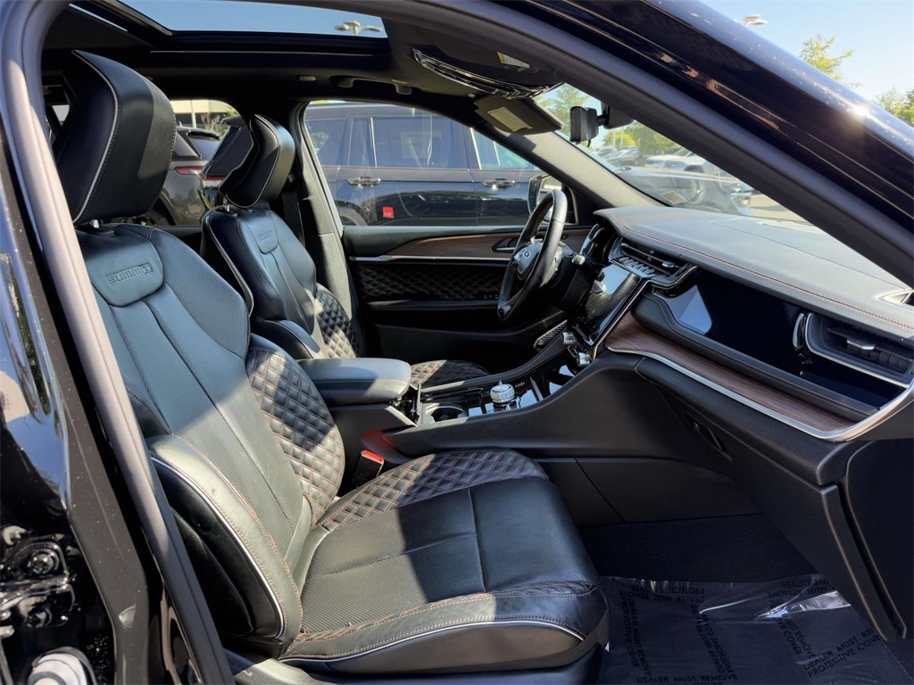 2022 Jeep Grand Cherokee Summit photo 14