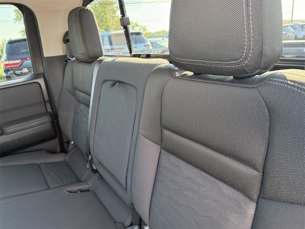2022 Nissan Frontier SV Crew Cab photo 30