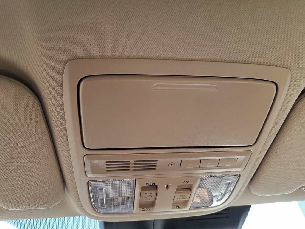 2019 Honda CR-V Touring photo 18