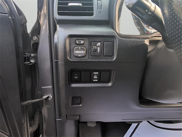 2014 Toyota 4Runner SR5 photo 14