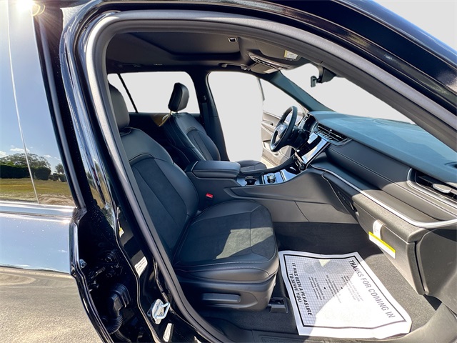 2025 Jeep Grand Cherokee Altitude X photo 24