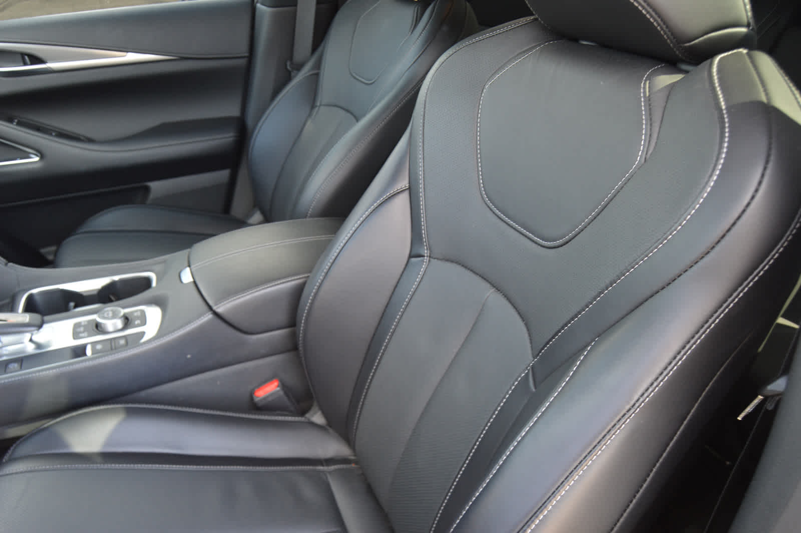 2024 Infiniti QX60 Luxe photo 8