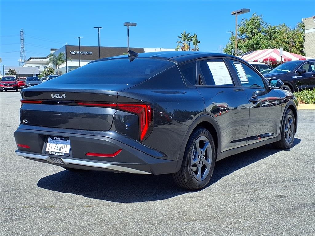 2025 Kia K4 LXS photo 4