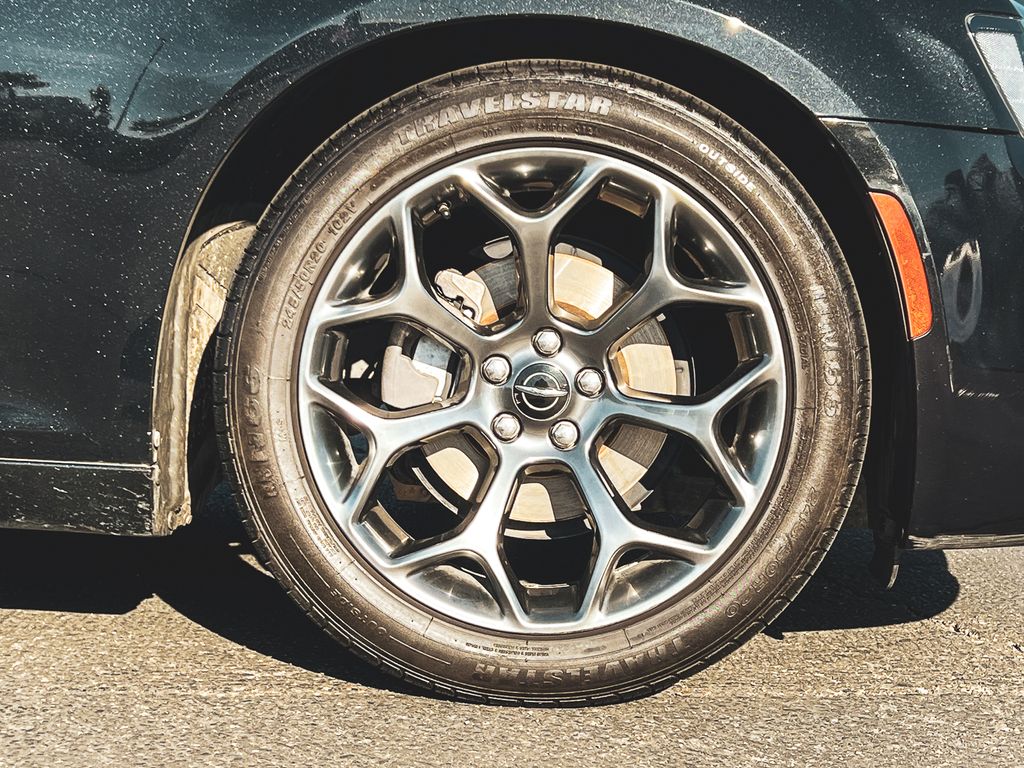 2015 Chrysler 300 S photo 5