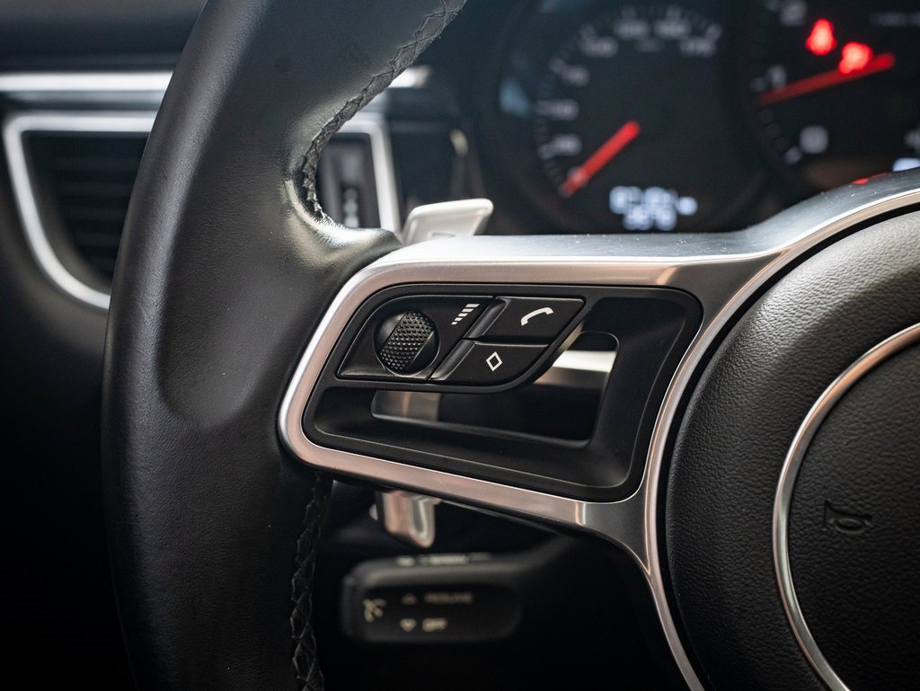 2018 Porsche Macan photo 23