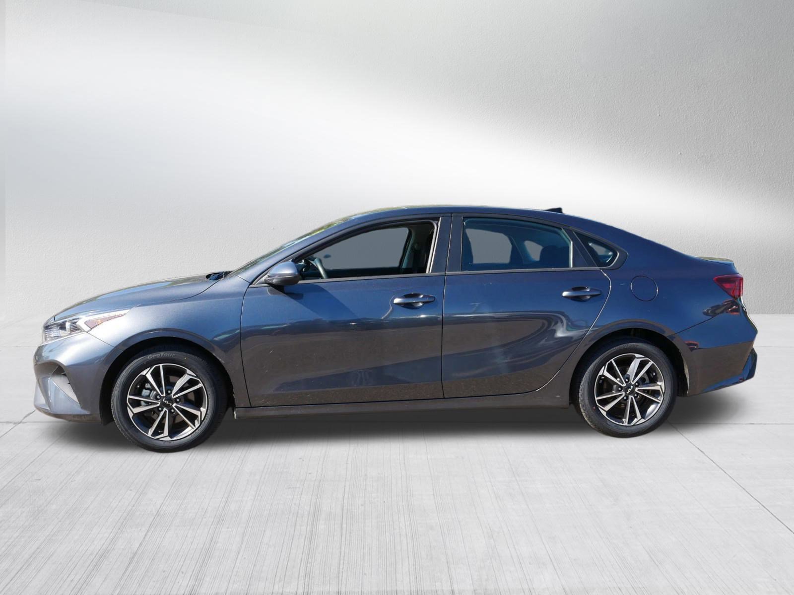 2024 Kia Forte LXS photo 4