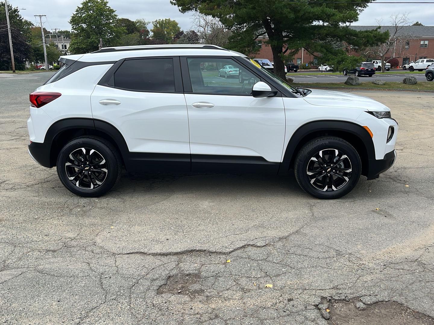 2023 Chevrolet Trailblazer LT photo 4