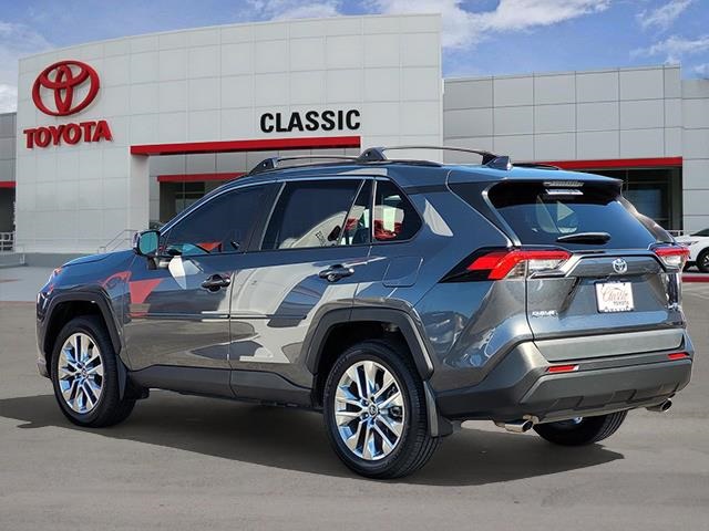 2021 Toyota RAV4 XLE Premium photo 4