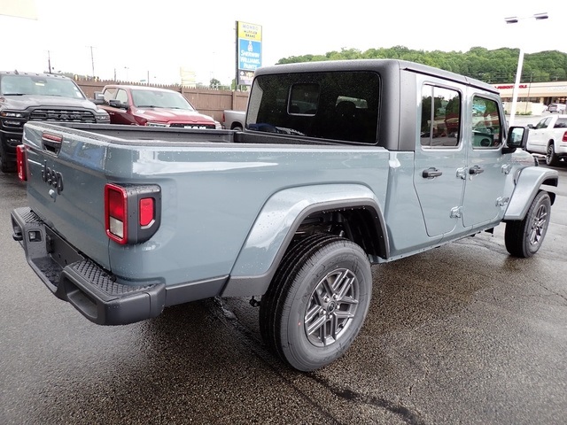 2025 Jeep Gladiator Sport S photo 6