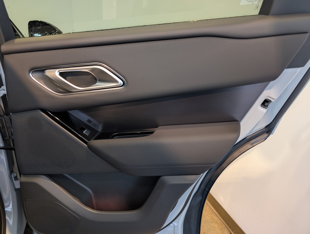 2026 Land Rover Range Rover Velar SE photo 21