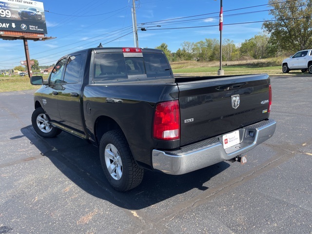 2019 Ram 1500 Classic SLT photo 3