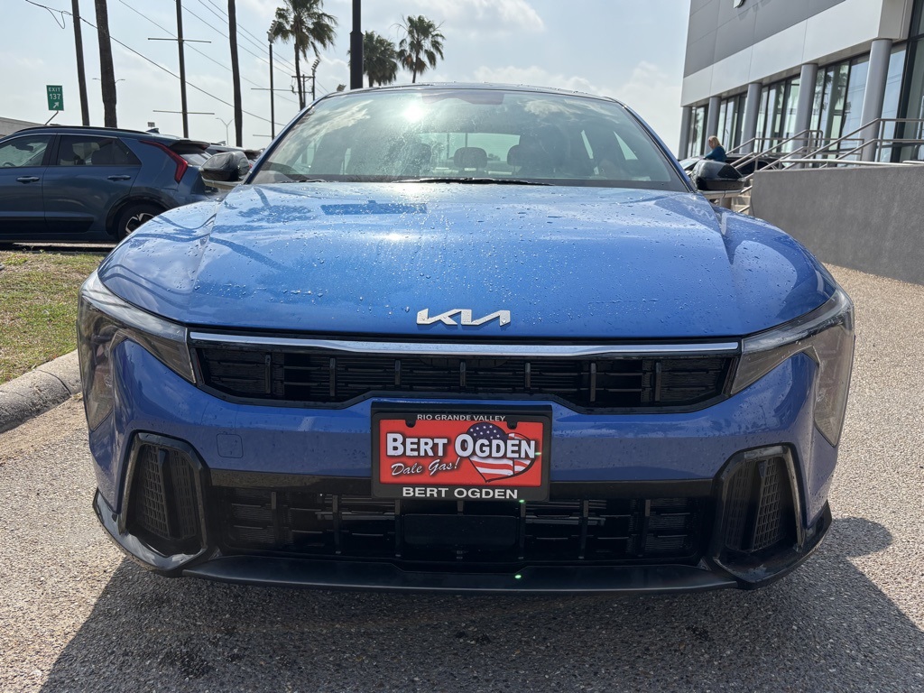 2025 Kia K4 GT-Line photo 2