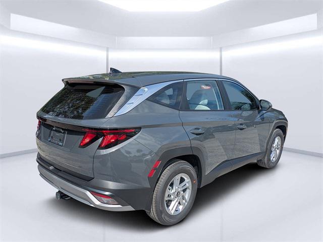 2025 Hyundai Tucson SE photo 3
