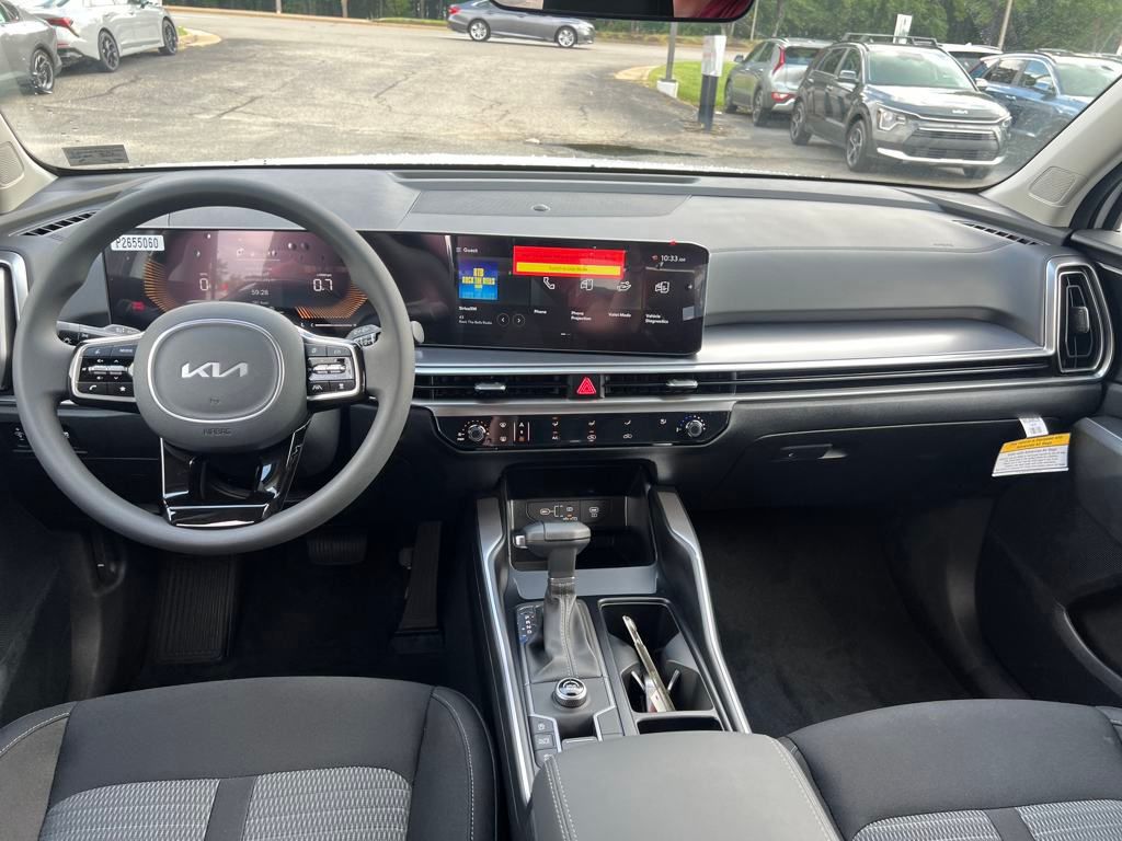 2025 Kia Sorento LX photo 22