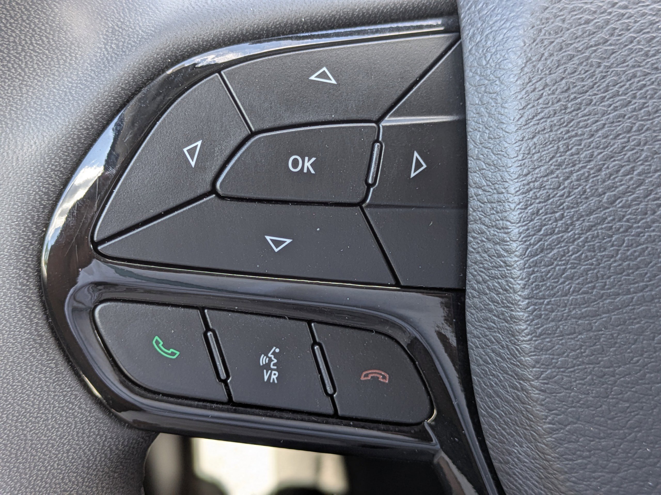 2023 Jeep Cherokee Altitude Lux photo 26