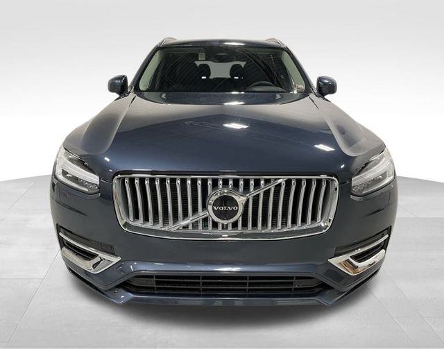 2025 Volvo XC90 T8 Plus photo 2