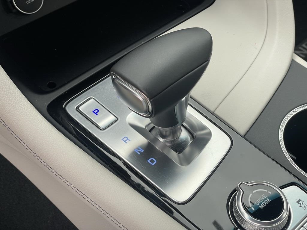 2024 Genesis G70 2.5T Sport Prestige photo 22