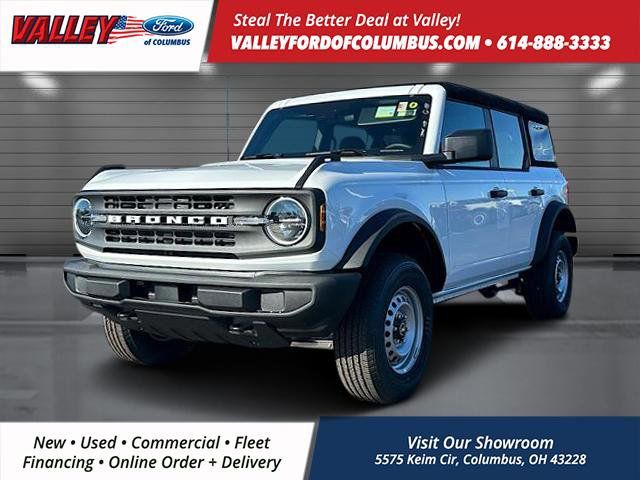2025 Ford Bronco Base photo 3